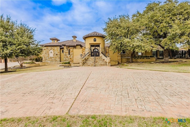 view of mediterranean / spanish home