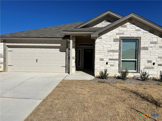 view of front facade with a garage