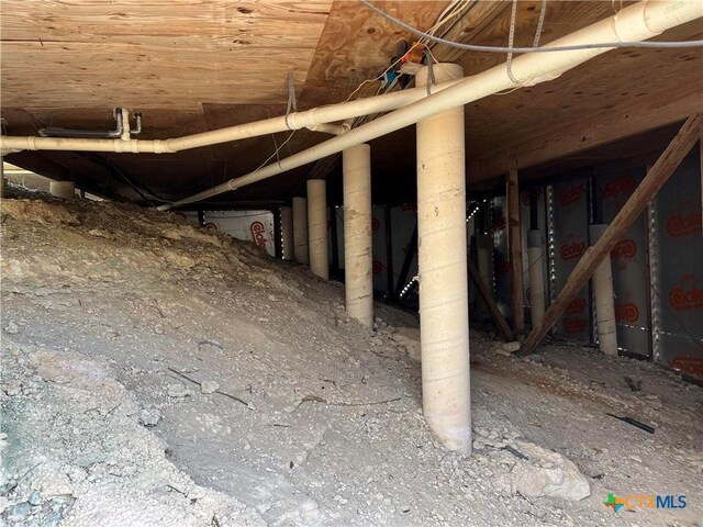 350 Climbing Way, Wimberley, TX 78676 - view of inside crawl space