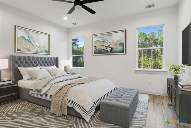 unfurnished room featuring ceiling fan