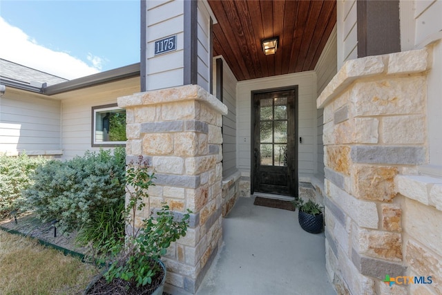 1175 Lavaca, Canyon Lake, TX 78133 - entrance to property with stone siding