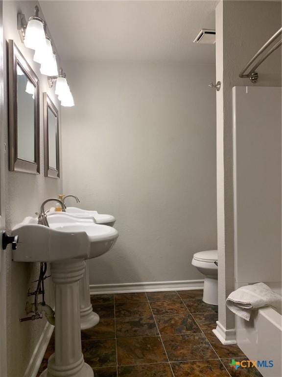 3002 Veterans Ave, Copperas Cove, TX 76522 - full bath with a shower and a tub