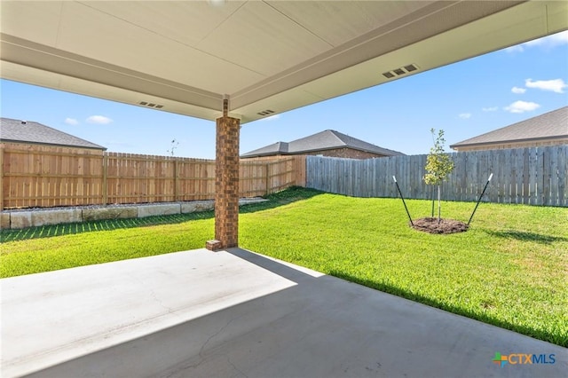 view of yard featuring a patio