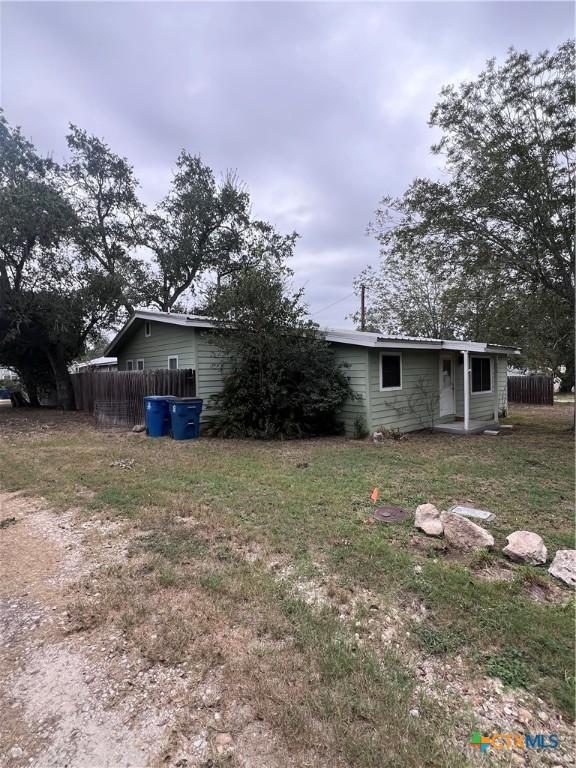 728 W Franklin St, Goliad, TX 77963 - view of back of property