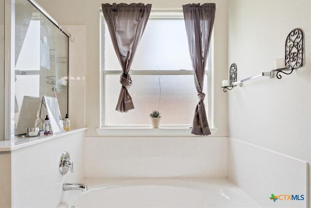 212 Nairm Ln, Temple, TX 76502 - full bath with a garden tub