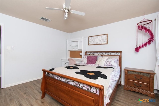 5516 Birmingham Cir, Killeen, TX 76542 - bedroom with light wood-style floors and a ceiling fan