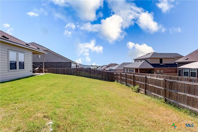 3802 Endicott Dr, Killeen, TX 76549 - fenced backyard featuring a residential view