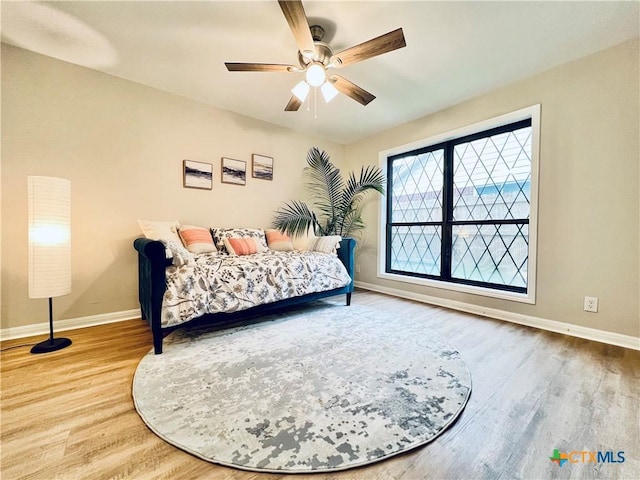 101 Biltmore Dr, Victoria, TX 77904 - bedroom featuring wood finished floors and ceiling fan