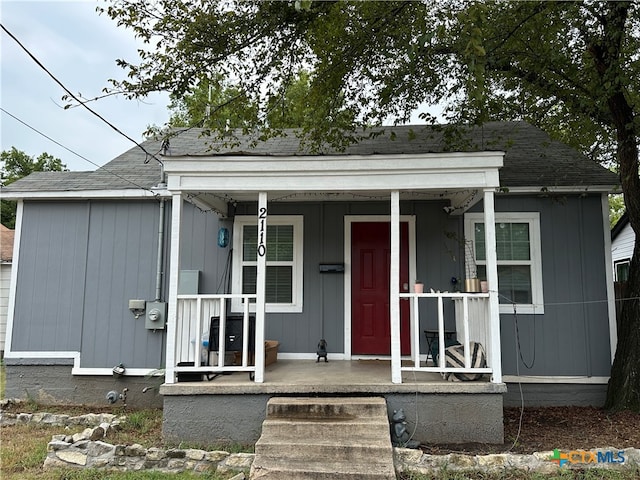 view of front of house featuring covered porch