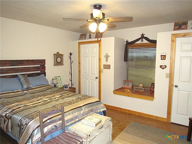 bedroom with ceiling fan