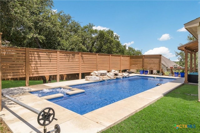 29121 Ismorada, San Antonio, TX 78260 - view of swimming pool featuring a hot tub