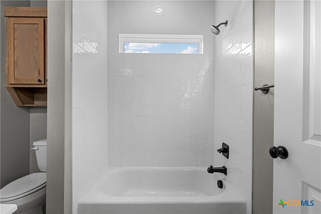 101 Dana Point Rd, Lorena, TX 76655 - bathroom with toilet and shower / bath combination