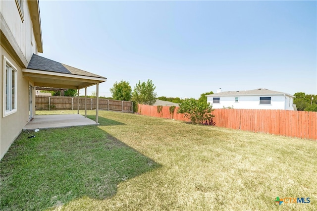 view of yard featuring a patio