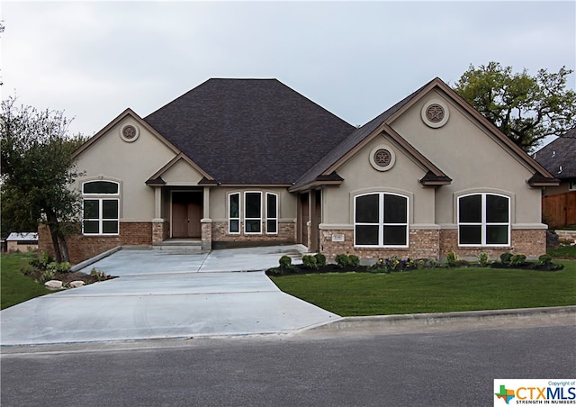 view of front of house with a front yard