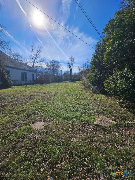 1126 N 11th St, Waco, TX 76707 - photo 7