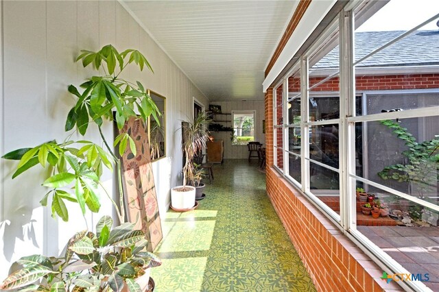 929 E Cedar St, Seguin, TX 78155 - sunroom / solarium featuring tile patterned floors