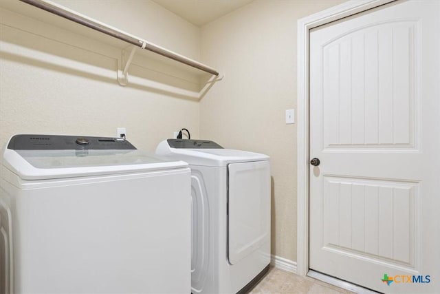 4004 Brookside Dr, Killeen, TX 76542 - laundry room with independent washer and dryer
