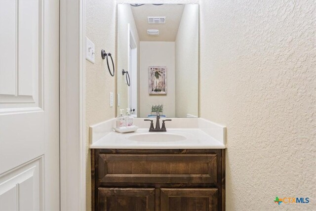 4004 Brookside Dr, Killeen, TX 76542 - bathroom with a textured wall and vanity