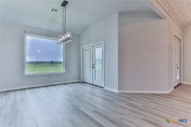 916 Stone Rd, Temple, TX 76501 - interior space with vaulted ceiling, visible vents, wood finished floors, and baseboards
