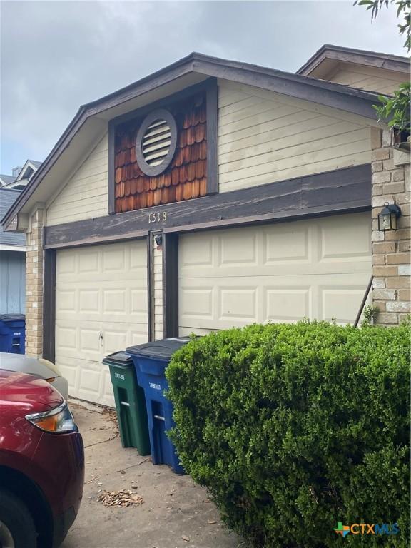 1318 Deupree Dr, Austin, TX 78753 - view of garage