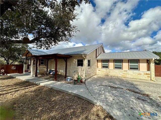 view of front of house