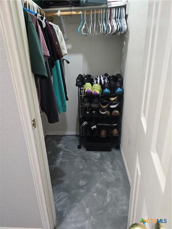 2814 Blackburn Dr, Killeen, TX 76543 - view of walk in closet