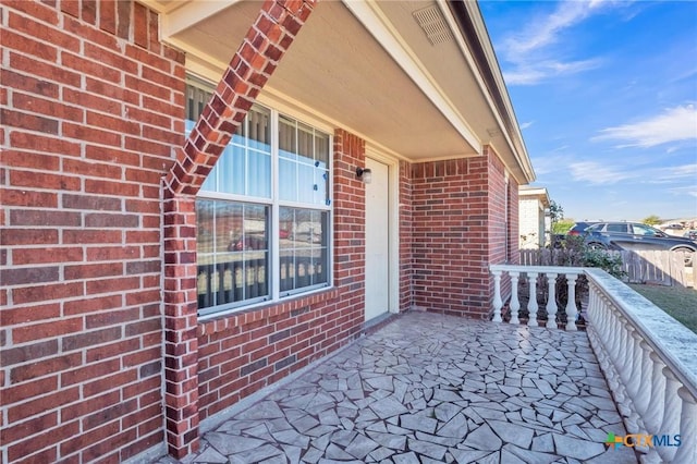 balcony featuring covered porch