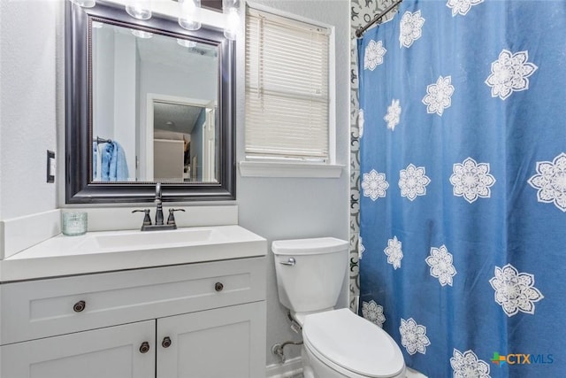 606 Brazos Dr, Temple, TX 76504 - full bath with vanity and curtained shower