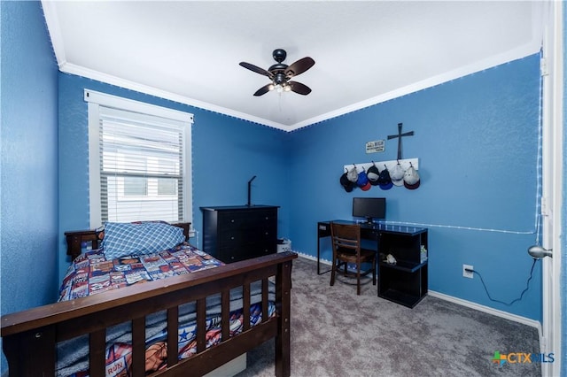 bedroom featuring carpet floors, crown molding, baseboards, and ceiling fan