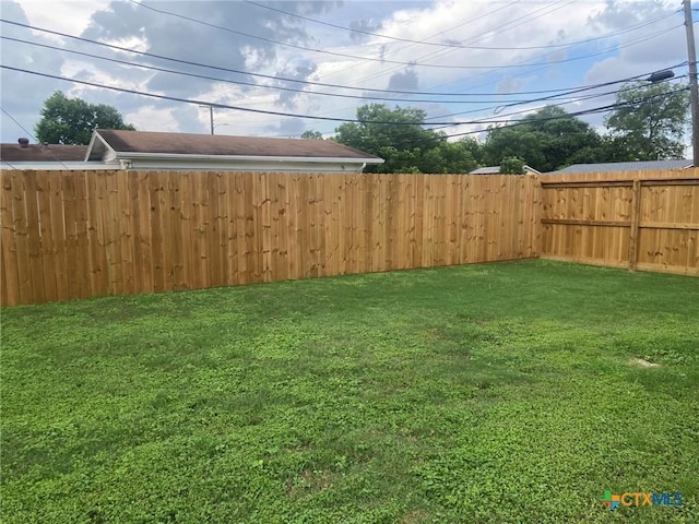 1502 Bowie Dr, Victoria, TX 77901 - view of fenced backyard