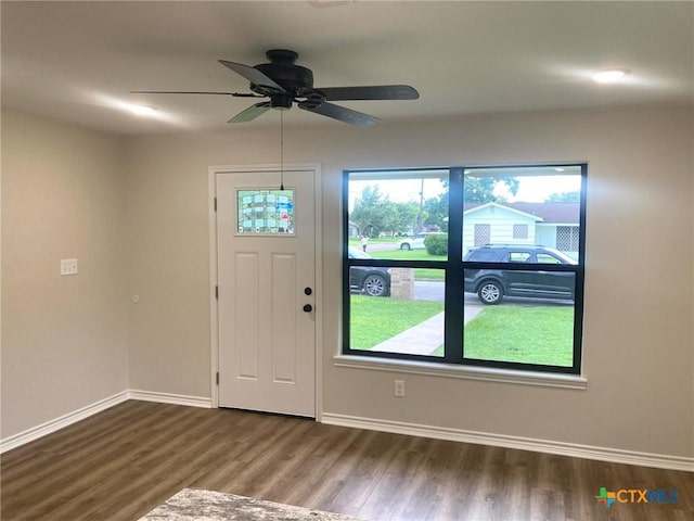 1502 Bowie Dr, Victoria, TX 77901 - entrance foyer featuring wood finished floors and ceiling fan