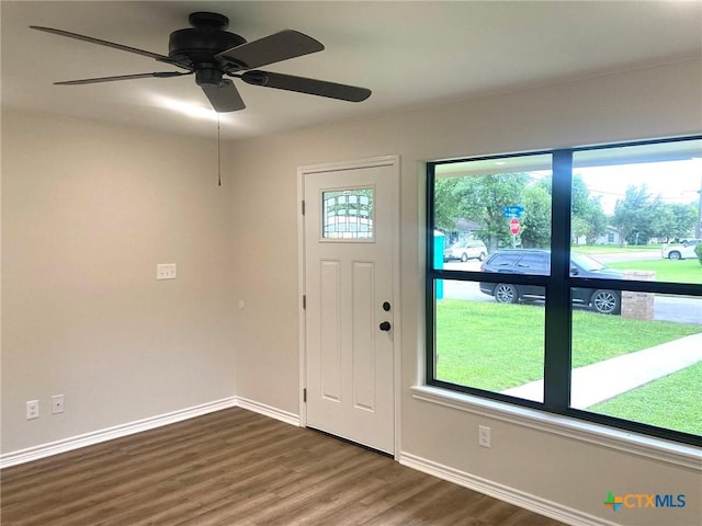 1502 Bowie Dr, Victoria, TX 77901 - foyer entrance featuring wood finished floors and a ceiling fan
