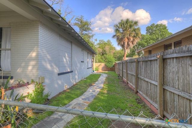 8 Herry Ct, New Braunfels, TX 78130 - view of yard