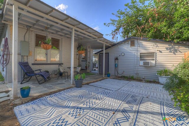 8 Herry Ct, New Braunfels, TX 78130 - view of patio / terrace