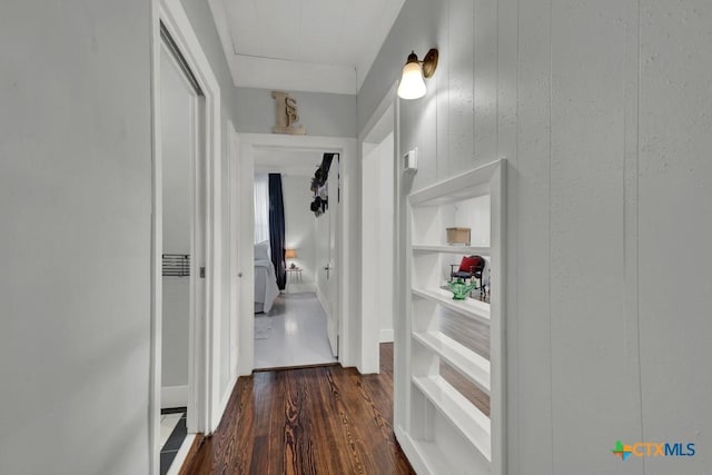 8 Herry Ct, New Braunfels, TX 78130 - hallway with dark wood-style floors