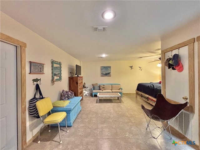 604 N 14th St, Port Oconnor, TX 77982 - living area featuring ceiling fan