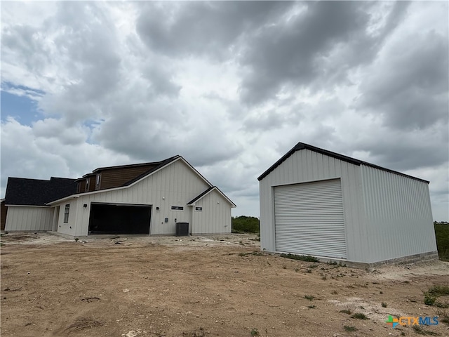 6340 Water Supply Rd, Temple, TX 76502 - view of outbuilding with central air condition unit and a garage