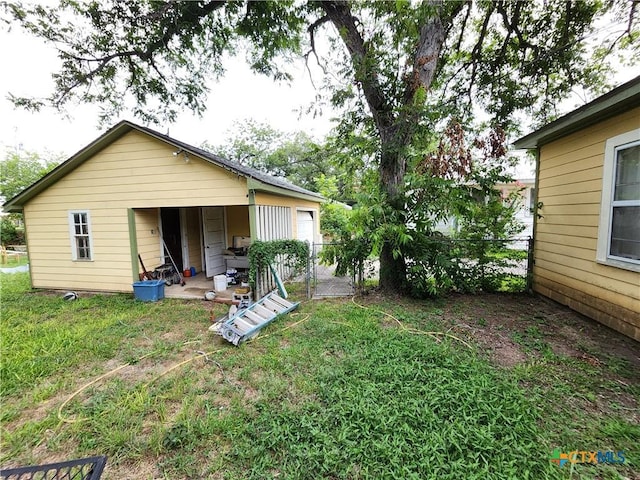 622 E Cedar St, Seguin, TX 78155 - photo 24