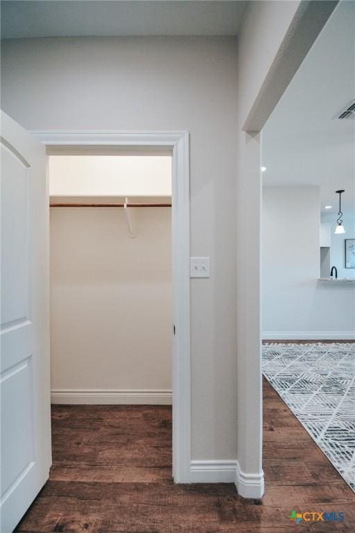 3611 Hanselman Rd, Victoria, TX 77901 - view of closet