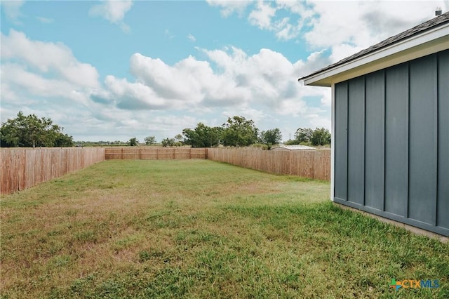 3611 Hanselman Rd, Victoria, TX 77901 - view of yard