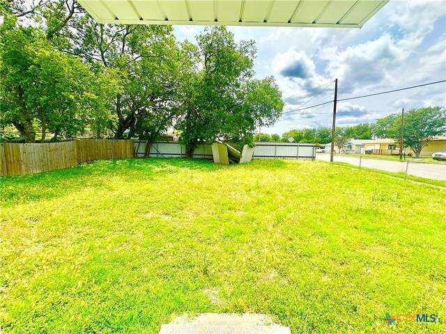 502 S 13th St, Copperas Cove, TX 76522 - view of yard