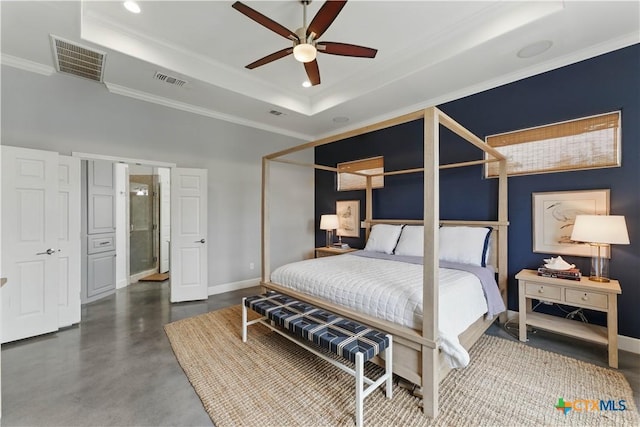 810 Pinnacle Pkwy, New Braunfels, TX 78132 - bedroom with a tray ceiling, crown molding, finished concrete flooring, baseboards, and recessed lighting