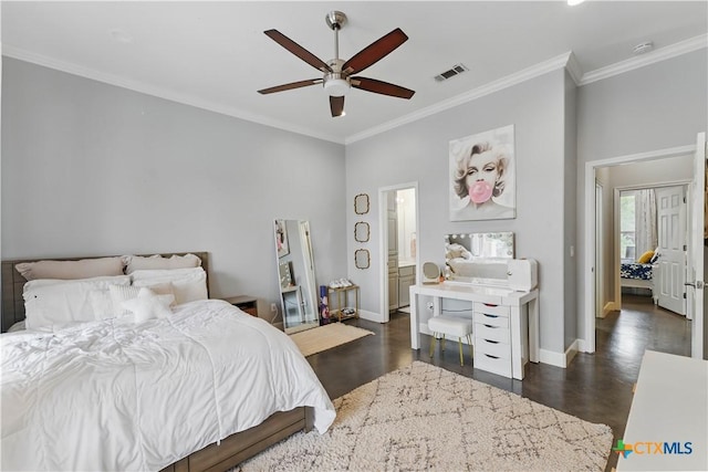 810 Pinnacle Pkwy, New Braunfels, TX 78132 - bedroom featuring baseboards, crown molding, wood finished floors, and ceiling fan