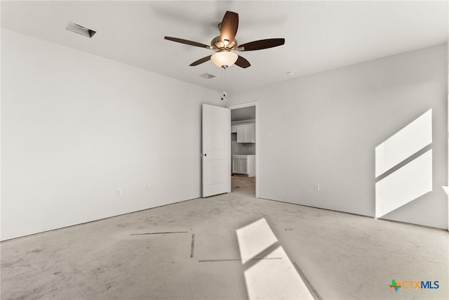 unfurnished bedroom featuring ceiling fan