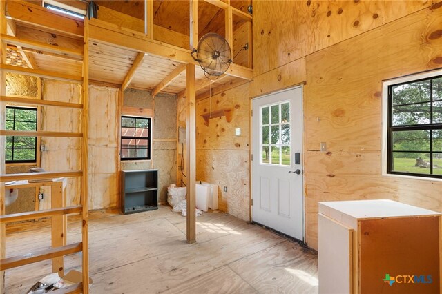 10843 US Highway 90, Harwood, TX 78632 - foyer entrance with healthy amount of natural light