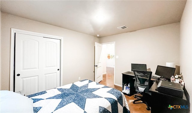 bedroom featuring a closet