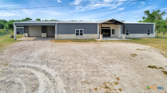 1622 Old Goliad Rd, Victoria, TX 77905 - manufactured / mobile home with dirt driveway and metal roof