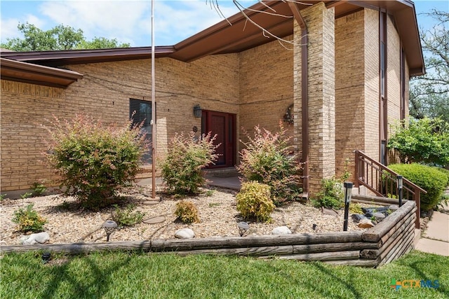 2106 Antelope Trl, Harker Heights, TX 76548 - doorway to property with brick siding