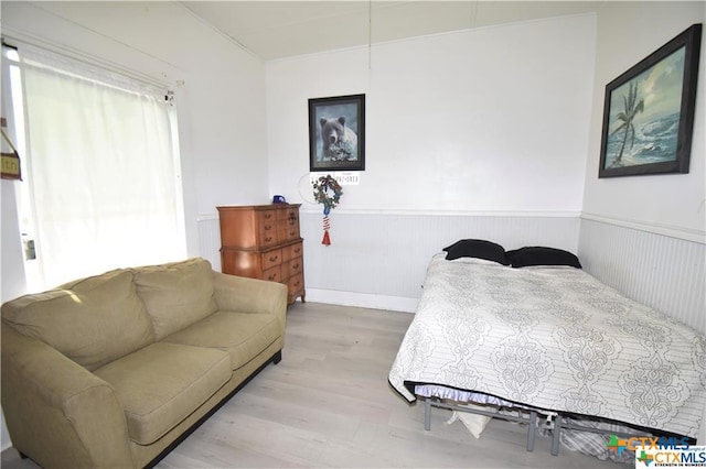 920 S 33rd St, Temple, TX 76504 - bedroom with light hardwood / wood-style flooring