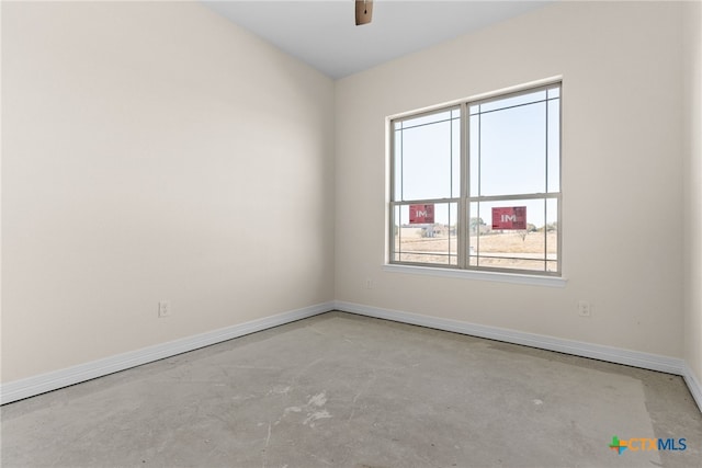 empty room with ceiling fan